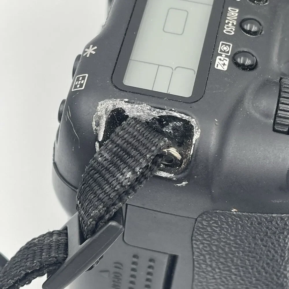 Canon EOS 20D DS126061 Digital Camera Body Only- As Is Not Tested Parts / Repair